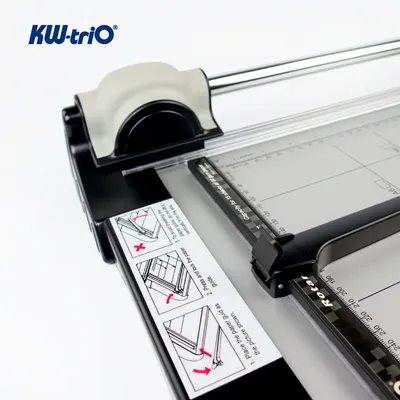 Резак дисковый KW-trio 3020, A2, 12 листов, 670 мм, автоприжим