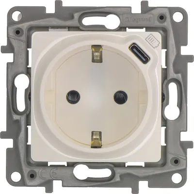 Розетка IEK 672288, 1-местная, с заземлением, 16 А, USB-C, белая