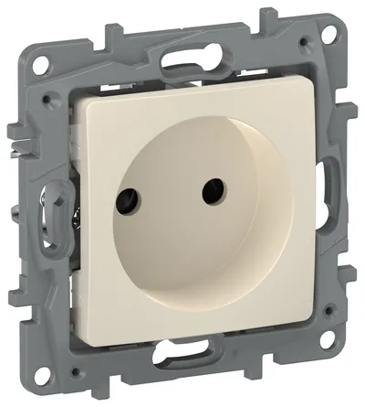Розетка IEK ETIKA 6723341, 1-местная, без заземления, со шторками, 16 А, слоновая кость