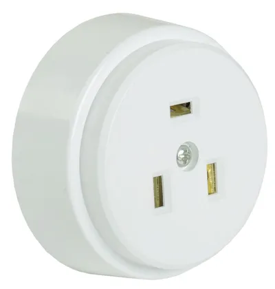Розетка IEK ERP10-32-01-K01 (РПпл10-01-Ст), для плиты, с заземлением, 32 А, IP20, белая