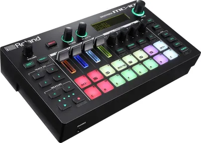 Грувбокс Roland MC-101, 4 трека, ZEN-Core, 16 пэдов, секвенсор 64 шага