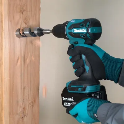 Дрель-шуруповёрт Makita DDF490WVE, 18 В, 2×2,0 А·ч, 50/27 Н·м, 13 мм