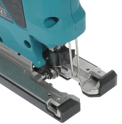 Лобзик Makita JV102DZ, аккумуляторный 10,8 В, ход 23 мм, рез 90 мм