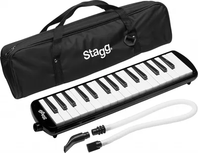 Пианика STAGG [MELOSTA32 BK] духовая, пластиковая, 32 клавиши, длина 41 см, в комплекте мундштук, длинная трубка, мягкий кейс, цвет черный