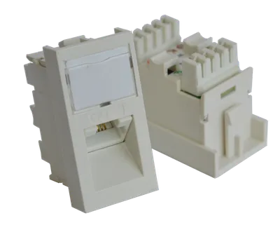 Вставка LANMASTER TWT-SIP-RJ45/A-WH, RJ-45 UTP Cat.5E, 22.5×45 мм, угловая, белая