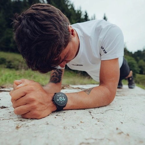 Смарт-часы Suunto Race 1.43" AMOLED корп.черный/серебристый Sport Band рем.черный разм.брасл.:M/L (SS050929000)