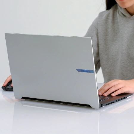 Ноутбук Gigabyte Aero X16 1VH Ryzen AI 7 350 32Gb SSD1Tb NVIDIA GeForce RTX5060 8Gb 16" IPS QHD+ (2560x1600) без ОС grey WiFi BT Cam (1VH93KZC64AD)