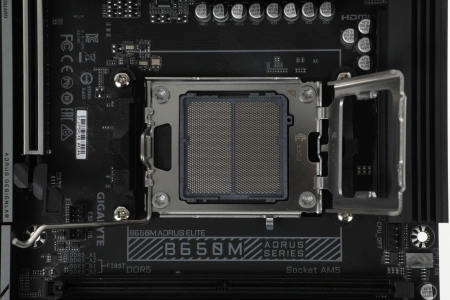 Материнская плата Gigabyte B650M AORUS ELITE Socket AM5 AMD B650 mATX AC`97 8ch(7.1) 2.5Gg RAID+HDMI+DP