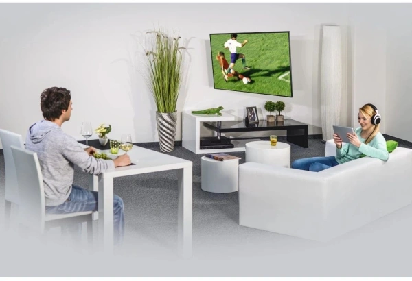 Кронштейн для телевизора Hama 00220824 черный 32"-65" макс.25кг настенный поворот и наклон
