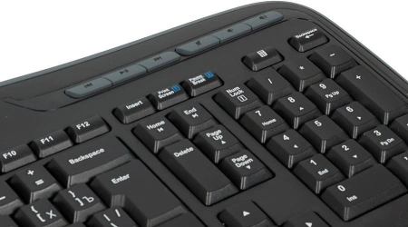 Клавиатура + мышь Logitech MK330 клав:черный мышь:черный USB беспроводная Multimedia (920-003995)